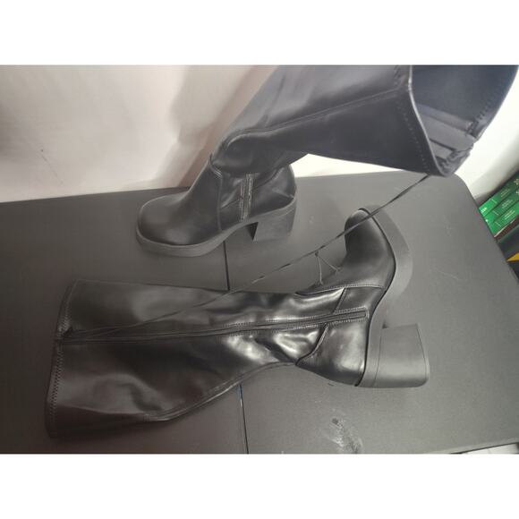 NWOT Torrid Stretch Black Patent Knee Boot Lug Sole 9WW Wide Calf - Picture 8 of 11